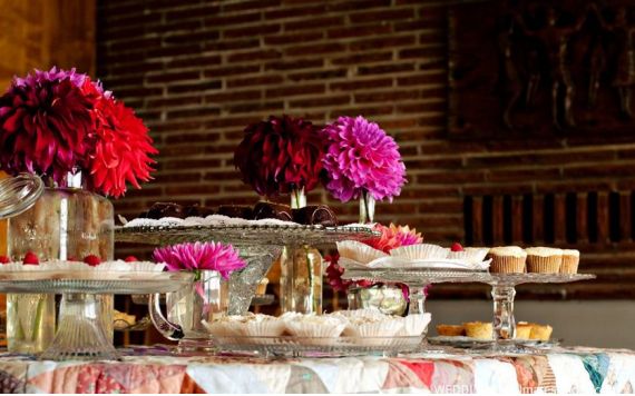  placecard or dessert table like shown in this gorgeous setting 